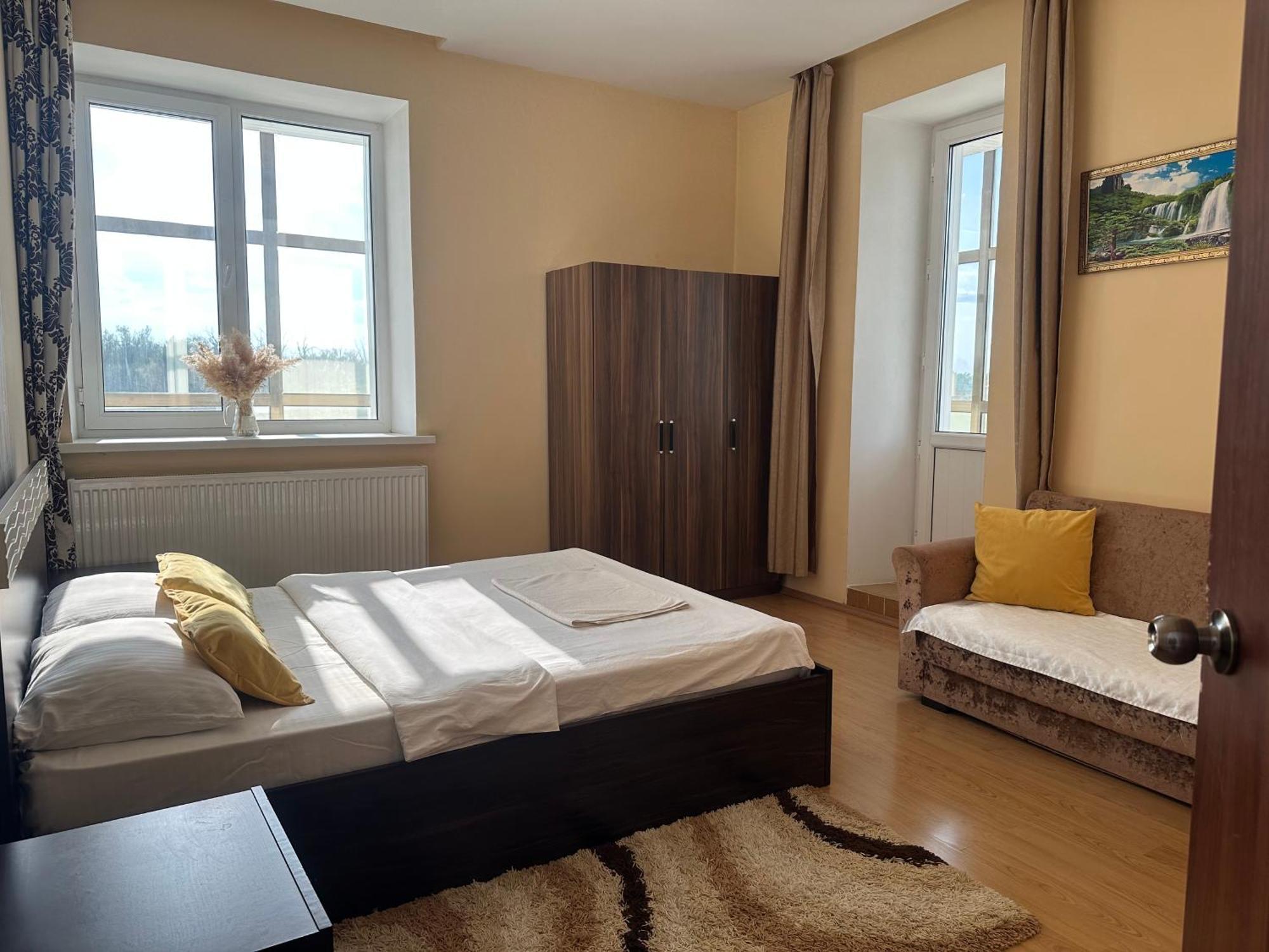 Просторная И Уютная 3Х Комнатная В Центре! Uralsk Extérieur photo